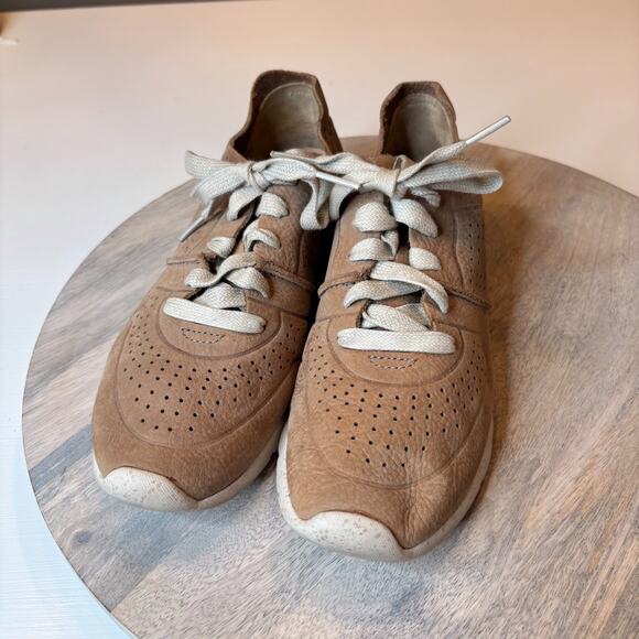 UGG UGGs Tye Women's Brown Leather Suede Tideline Shoes Sneakers US Size 8 - Picture 5 of 10